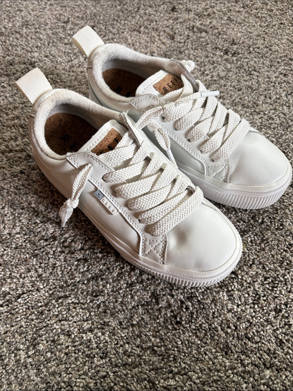 Reef leather tennies, sz 6.